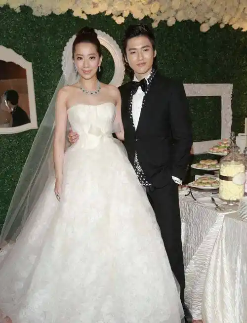 汪圆圆:18线模特嫁入百亿豪门,3年生3个娃掌握继承权_甄子丹_蔡加赞