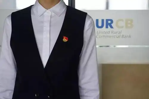 作为党员这样佩戴党徽才正确