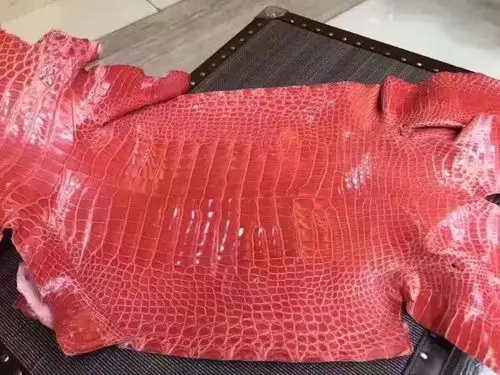 百万爱马仕铂金背后:越南活剥鳄鱼皮的血腥现场