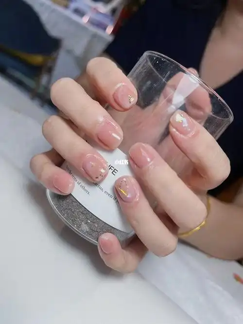 短指甲美甲也很ins