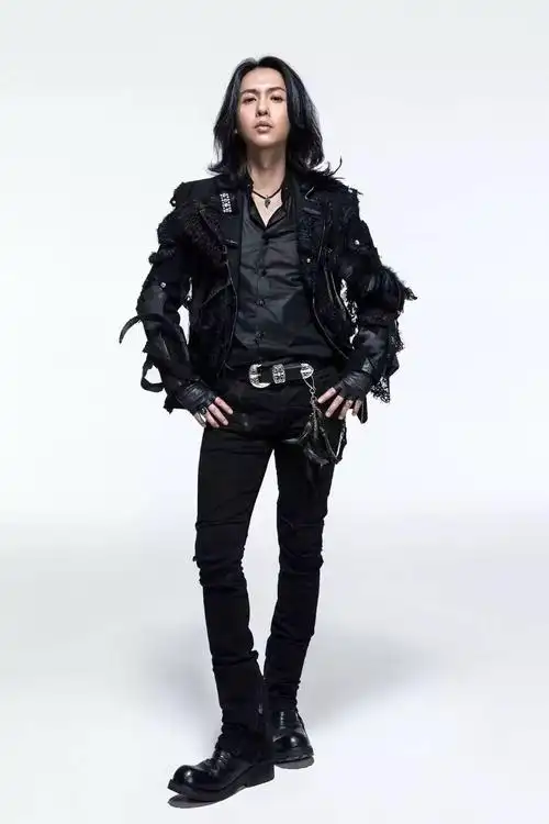 张淇 黑豹乐队中的摇滚男神