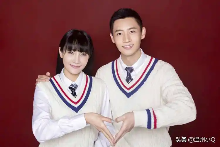 男明星们官宣晒结婚证件照,满满的小心思你看懂了吗_魏晨_王彦霖_向宇