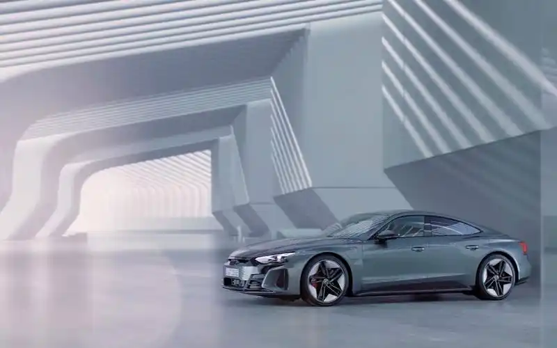 奥迪电动汽车广告audi e-tron gt 未來具體說 - 錢薇娟篇 a  copy