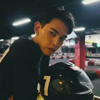 稳重成熟男人头像,男生头像图片-回车桌面