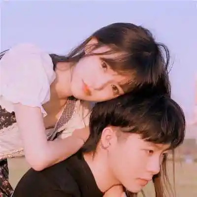 幸福相爱情人甜到炸微信头像,情侣头像图片-回车桌面