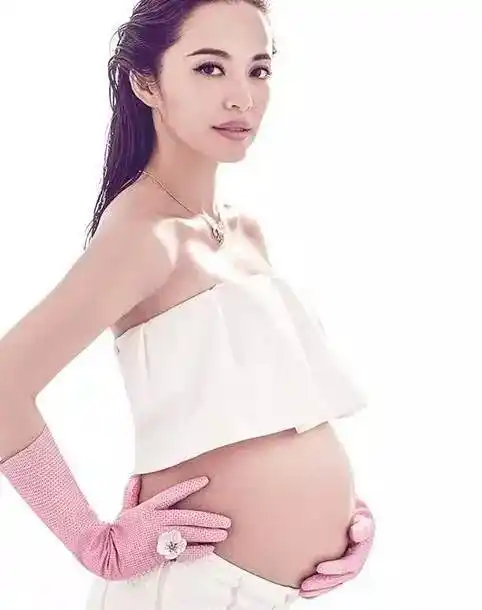 张子萱分享孕期照片和怀孕心得,不过好像网友还是不买账啊……这件事