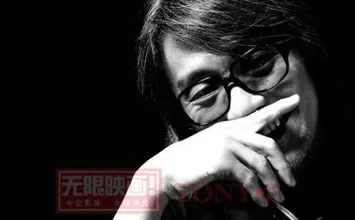 周星驰最新黑白写真 黑暗中的舞者(组图)