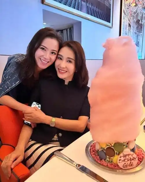 黎姿生日派对盛大,但不见好闺蜜李嘉欣身影