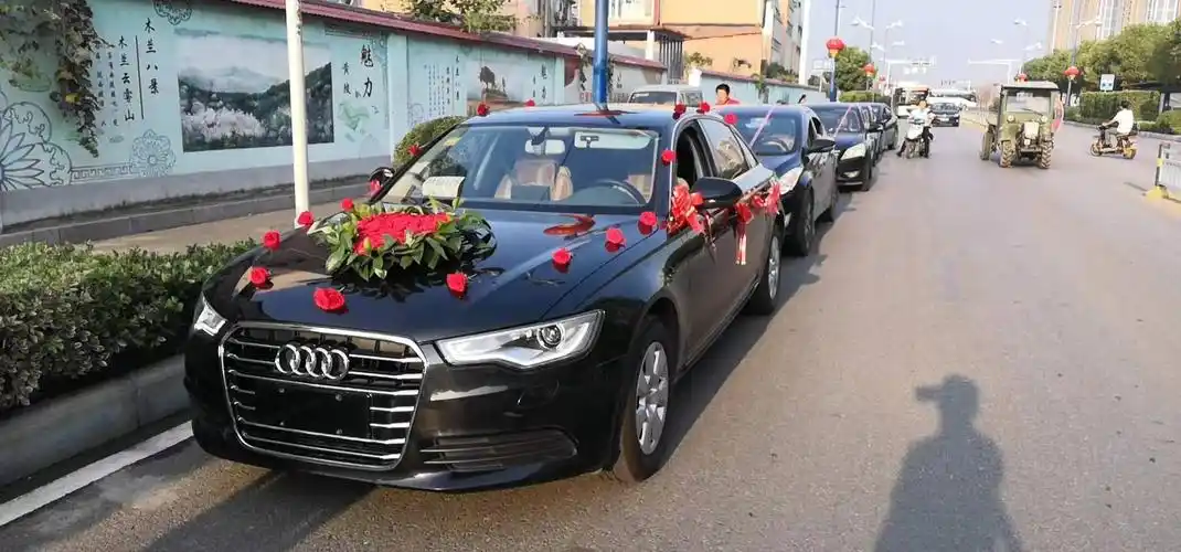 武汉婚车租赁奥迪车队特惠花车装饰