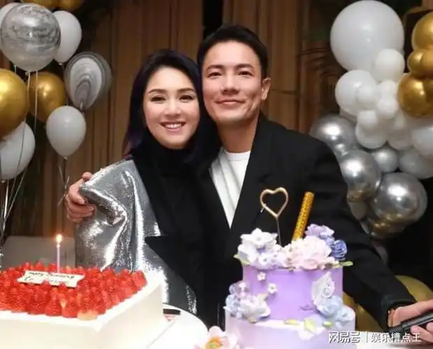 杨千嬅参加儿子毕业典礼穿百元t恤接地气素颜状态不如素人