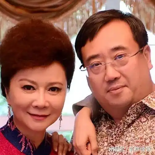 被蔡明藏了37年的儿子,终于凭借自己的才华,立于人前!