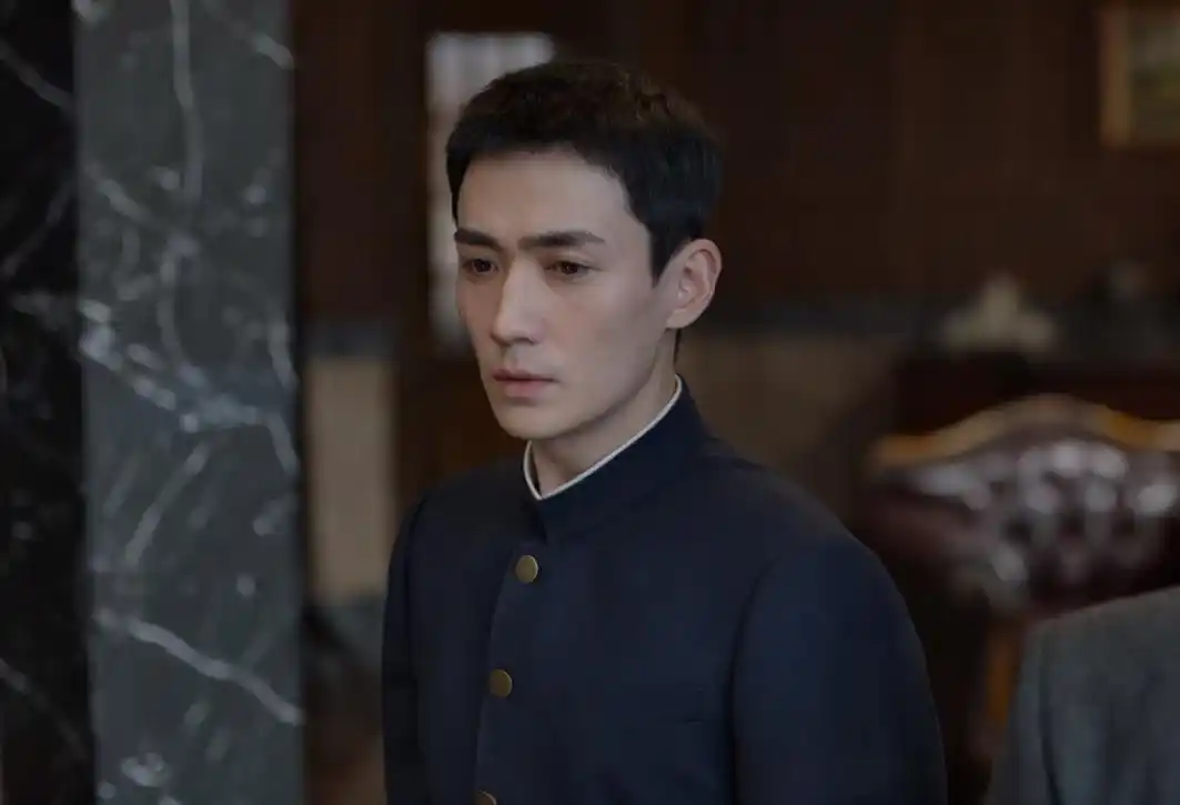 叛逆者:林楠笙摆脱陈默群控制,取得顾慎言信任,开启命运转折点