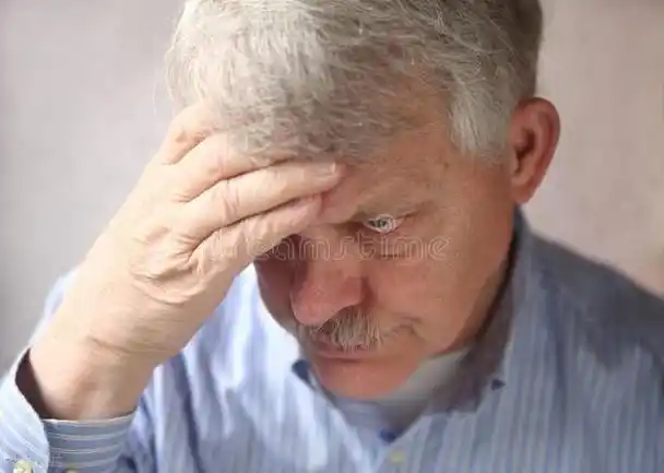 退休后就被儿子接过去帮忙带孩子,期间考虑到儿子生活压力大,范大爷拿