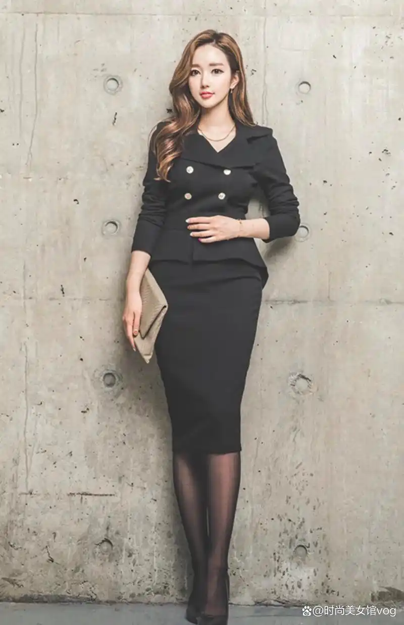 极品黑丝气质卷发职业装美女