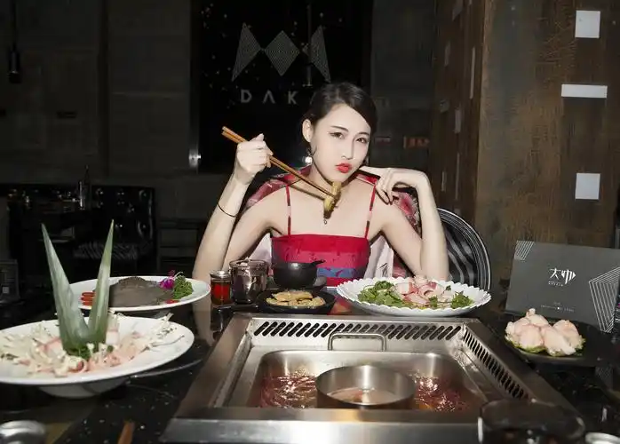 2017新年带上德国捷宝l870闪光灯带上美女吃火锅去!