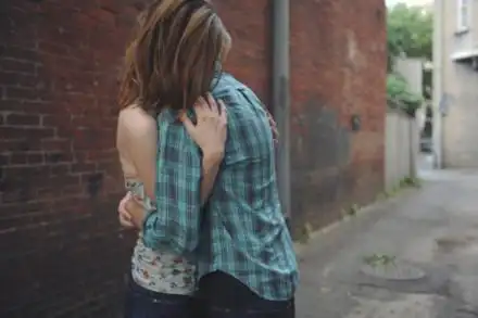 拥抱的温度 唯美情侣相拥温馨图图片 -唯美图片-唯美图片大全