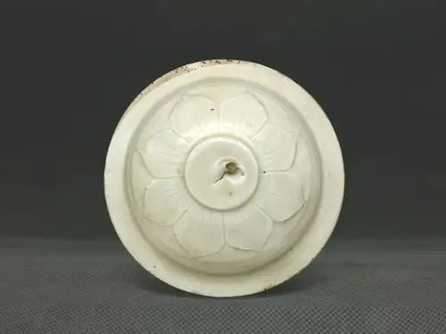 北宋定窑白釉"官"款莲纹花蒂钮盖罐鉴赏|陶瓷,瓷器鉴赏知识|样子收藏
