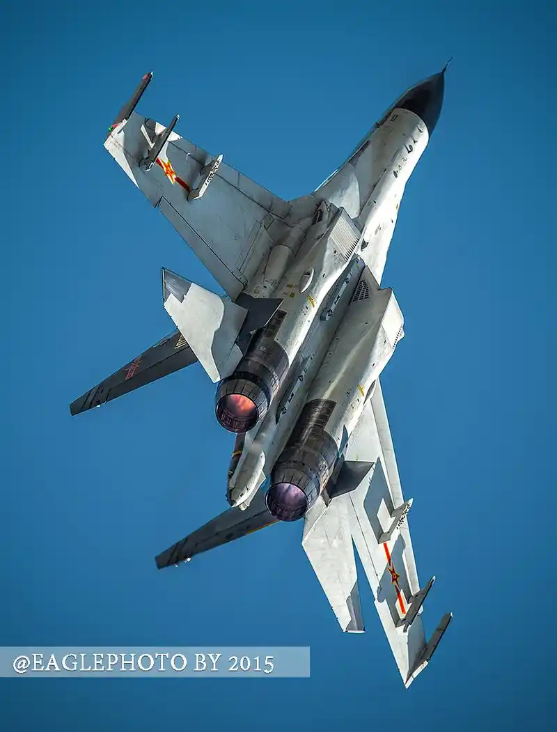 奢华的视觉享受:中国空军歼11b战机写真大片