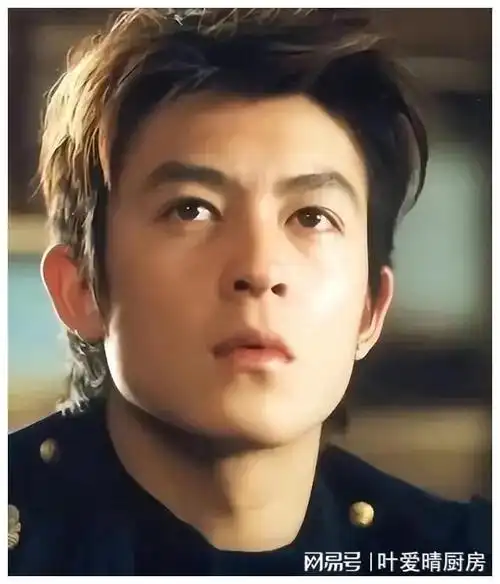 他妻子秦舒培和女儿a,可不仅仅在陈冠希的颜值变化上