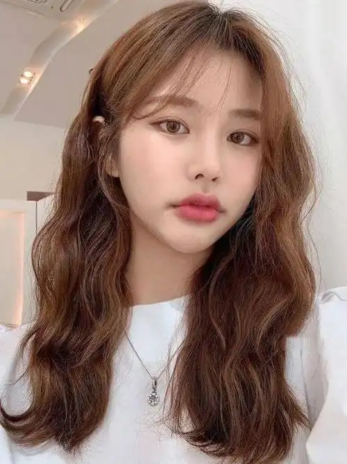 2021芭比烫发型图片长发公主首选烫发发型