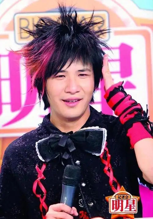 回顾"娱圈清醒"大张伟:和兄弟五五分账,拒绝黄小蕾专宠胖老婆