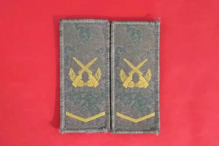 下士军衔4,义务兵上等兵上等兵军衔实拍上等兵军衔列兵列兵军衔实拍