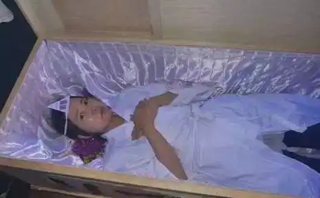 日本最奇葩的8家主题餐厅!这些"黑暗料理"你敢挑战吗?