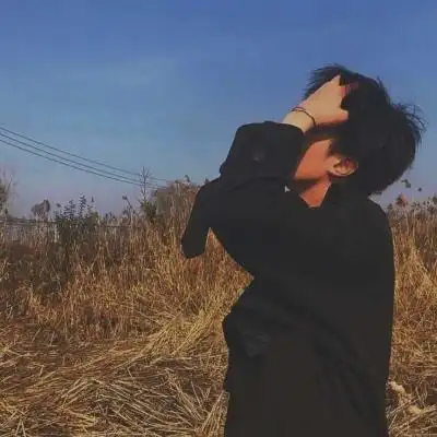 伤感男生头像落寞孤单