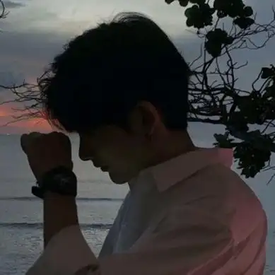 情侣头像真人一人一半