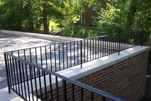 露天阳台护栏锌钢飘窗栏杆百瑞室外艺术围栏厂家