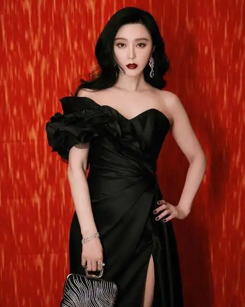 范冰冰华鼎奖高清美图曝光大波浪复古红唇气场强大