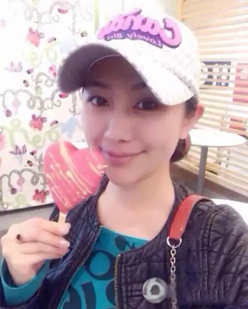 王励勤公布结婚喜讯老婆微博成炫夫狂魔