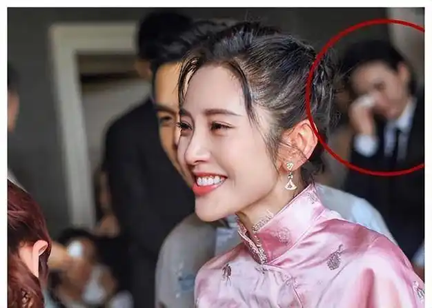 马思纯:一个傻姑娘|杨紫|贾玲|蒋雯丽|张若昀|周冬雨|李易峰_网易订阅