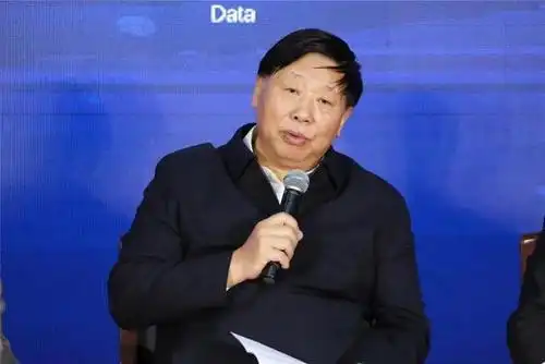 知名音乐人孙保罗首先分享了《星光》节目的创作理念和创作过程.