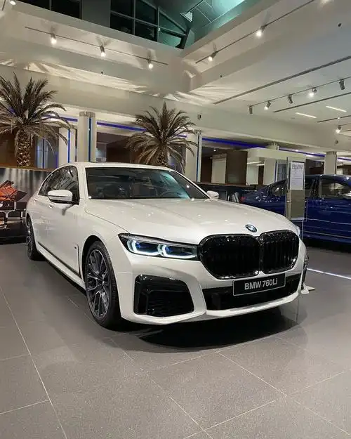 宝马m760li白外棕内它是性价比最高的12缸吗