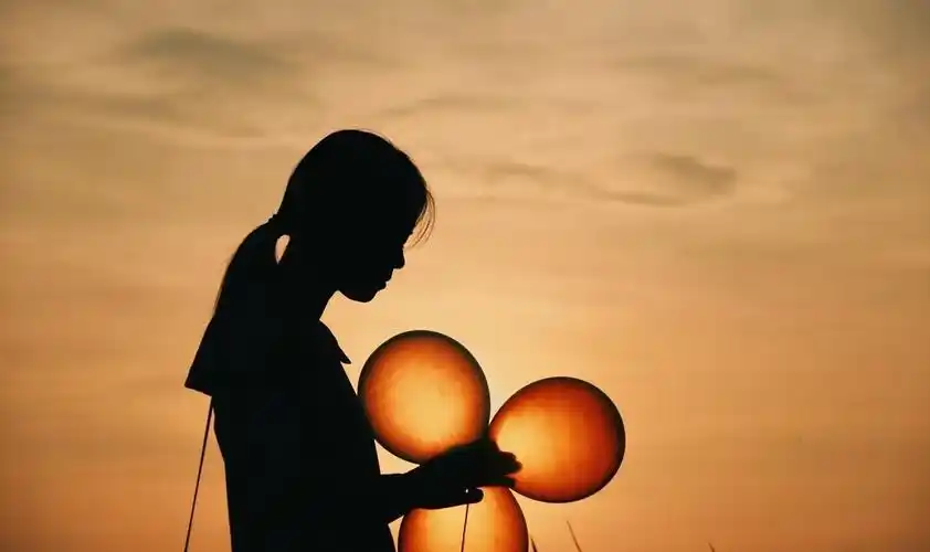 心情不好时发抖音的句子(心情低落,适合发抖音句子)