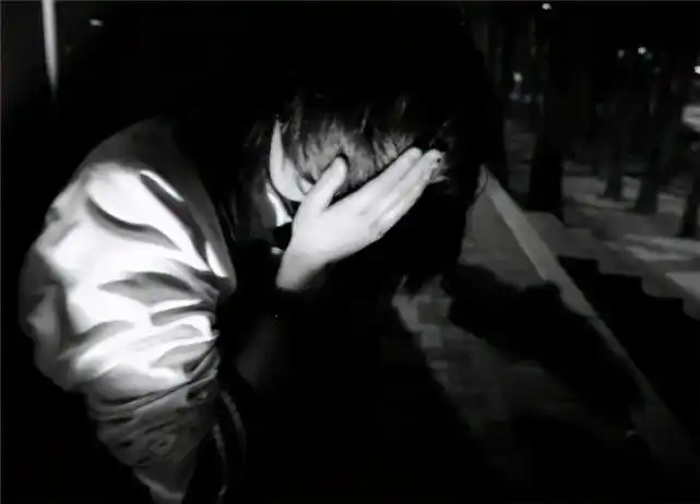 19岁大学生悲观厌世,连捅网约车司机24刀身亡,法院是怎么判的?