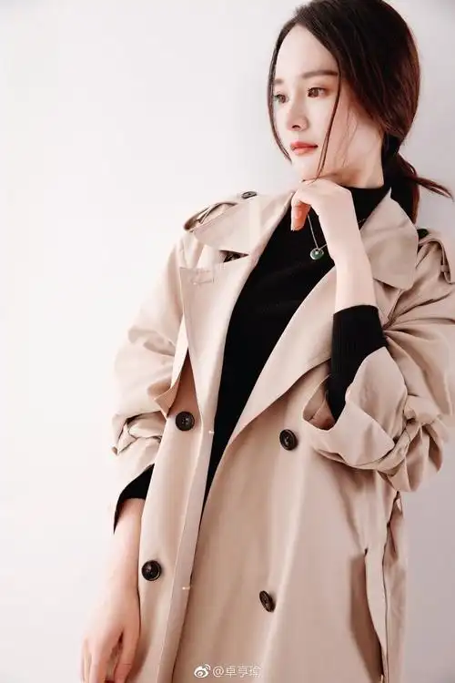 杨幂替身卓亨瑜代言网游了不说还以为是杨幂本人