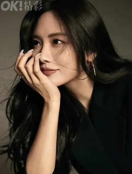 王菲菲大片,气质出众颜值高涨_网易订阅