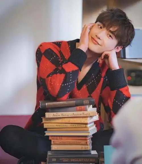 李钟硕真的太帅气可爱了,温柔的眼神令人想要沉溺进去!_高清图集_新浪