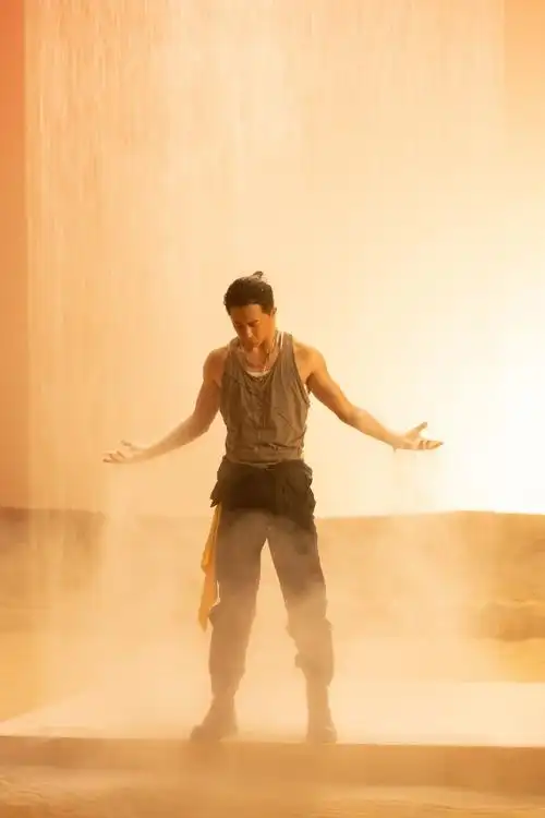 这就是街舞4开播韩庚被赞亲和力十足街道氛围融洽