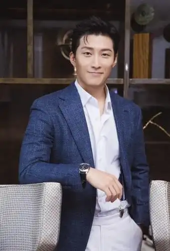 窦骁蓝色西装魅力写真图片27