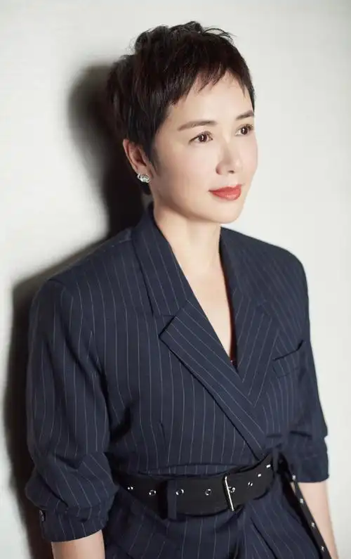 蒋雯丽短发造型解读