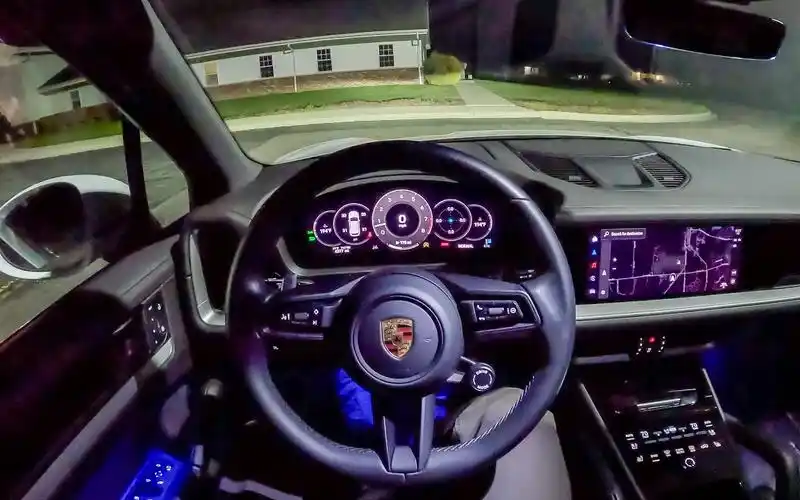 2024 保时捷卡宴 s - pov 夜间驾驶(双耳音频)