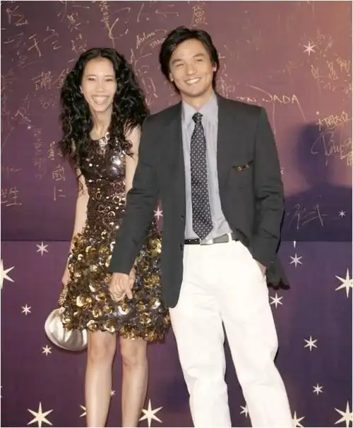 周星驰60岁了,无儿无女无老婆,当初莫文蔚,为啥不嫁周星驰?