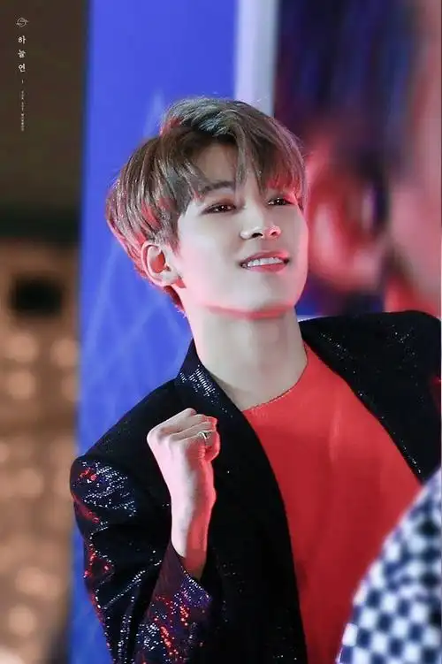 2017全球最帅100大面孔出炉防弹少年团3人入选金泰亨折桂