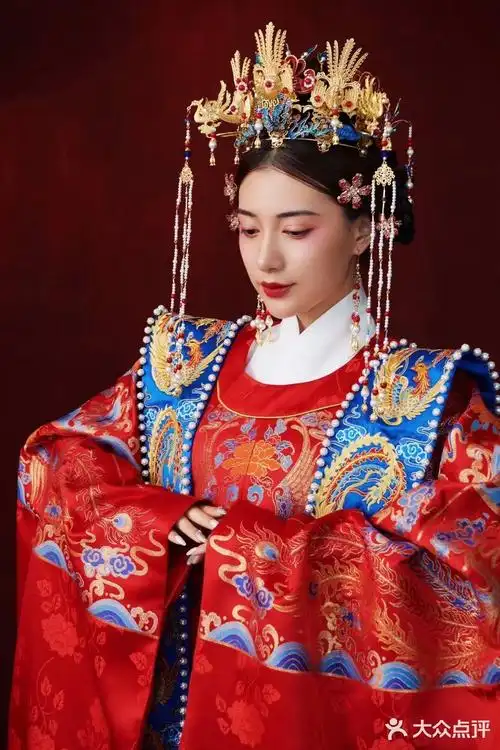 中式婚礼的汉服太好看啦[加油][加油][加油]