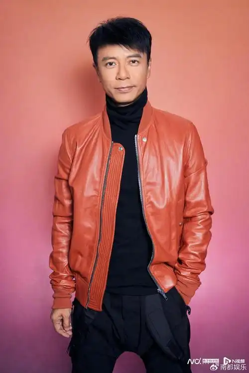 专访李克勤携60人交响乐团巡演弦续今日广州开唱