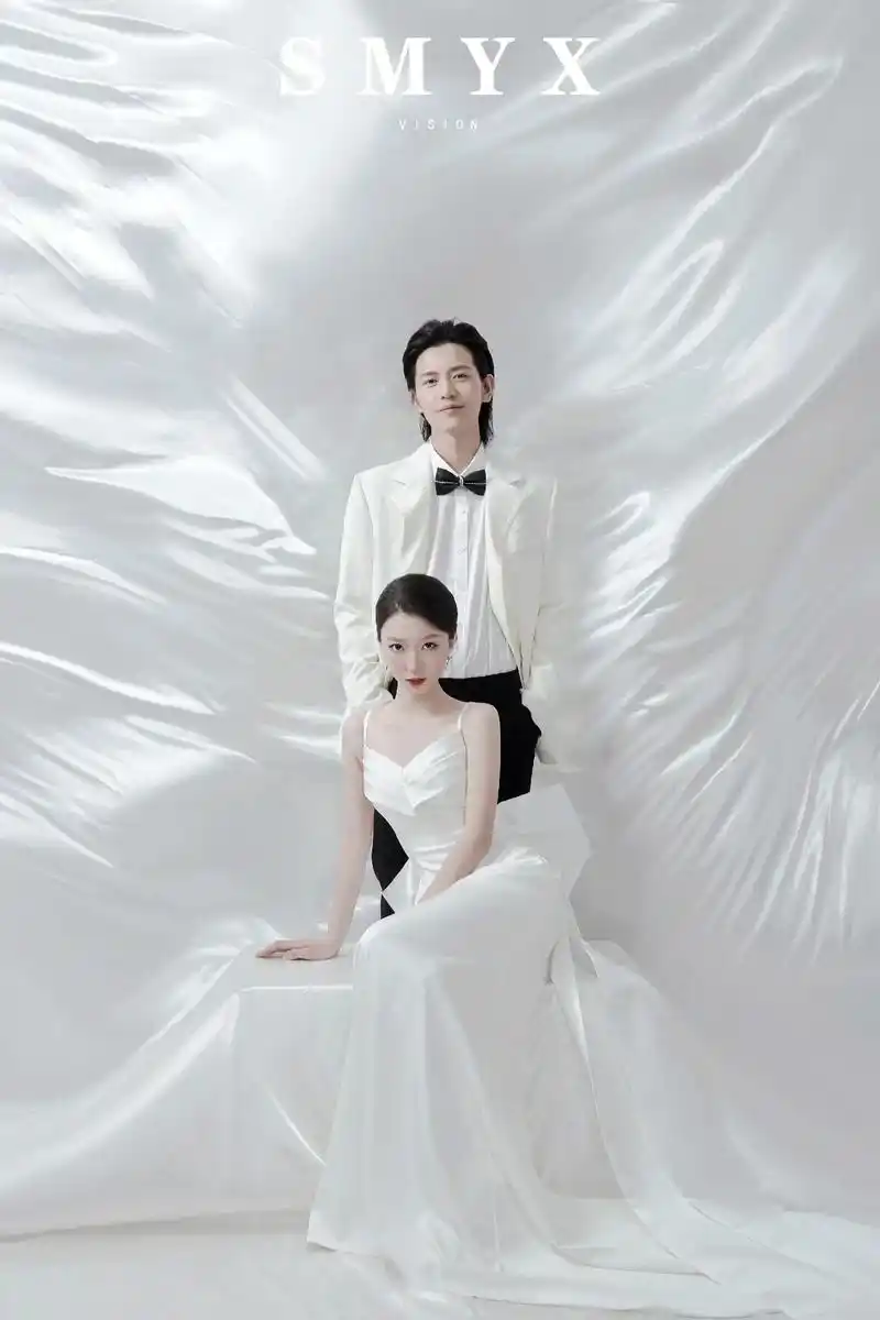 泉州壹镜摄影工作室 #婚纱照 #内景婚纱照 #泉州壹镜摄影 - 兑趑