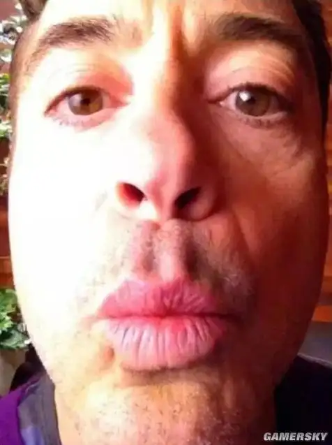 丑到没有偶像包袱那些知名欧美男星的自拍照